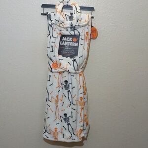 Jack O Lantern Lane Black And Orange Dancing Skeletons With Treat Bag  50x70